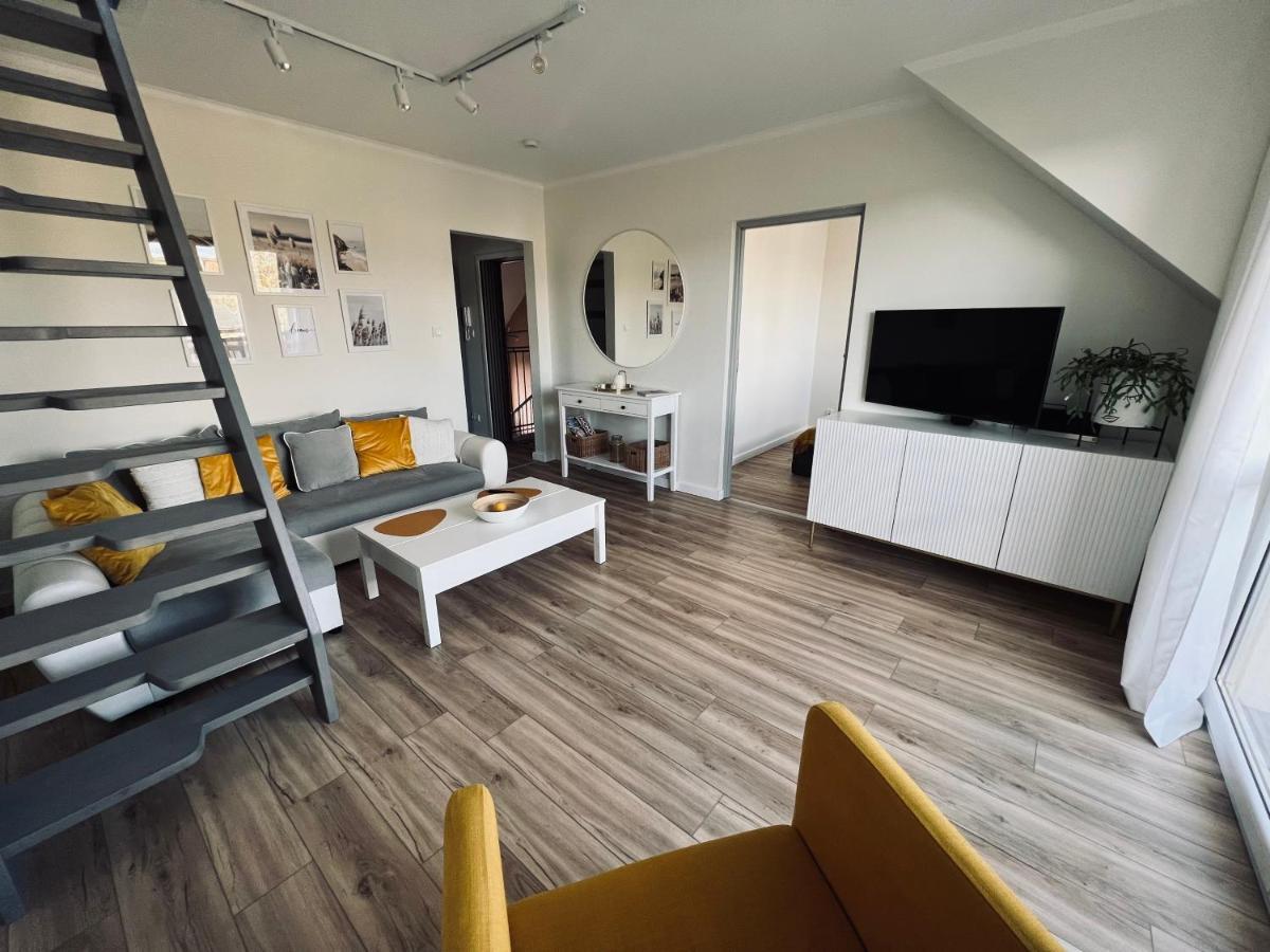 The Right Side Z Parkingiem I Ladowarka Ev Apartment